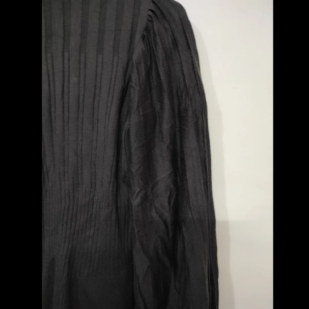 Puffed Sleeve Turtleneck sweater - Picture 9 of 11